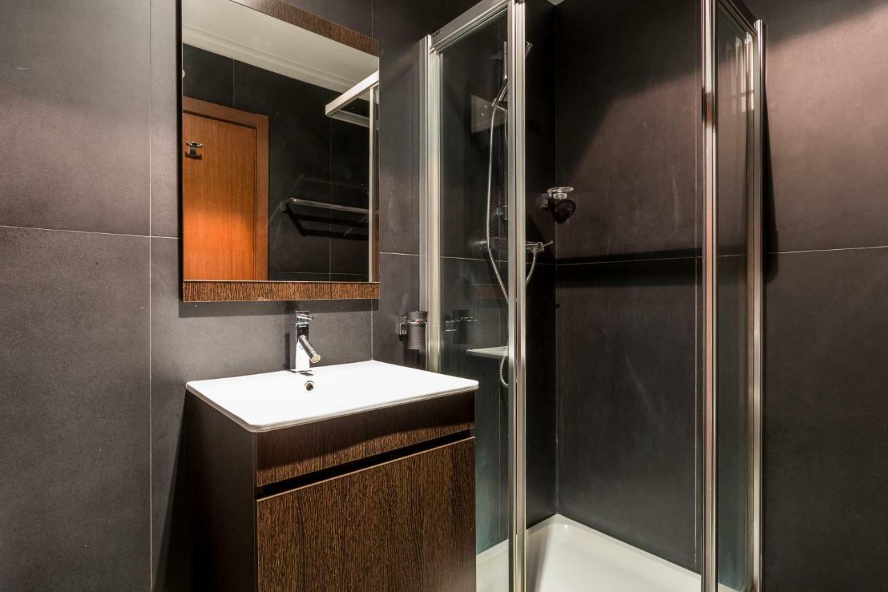 Lagos Marina Apartment With Pool & Gym Exterior photo