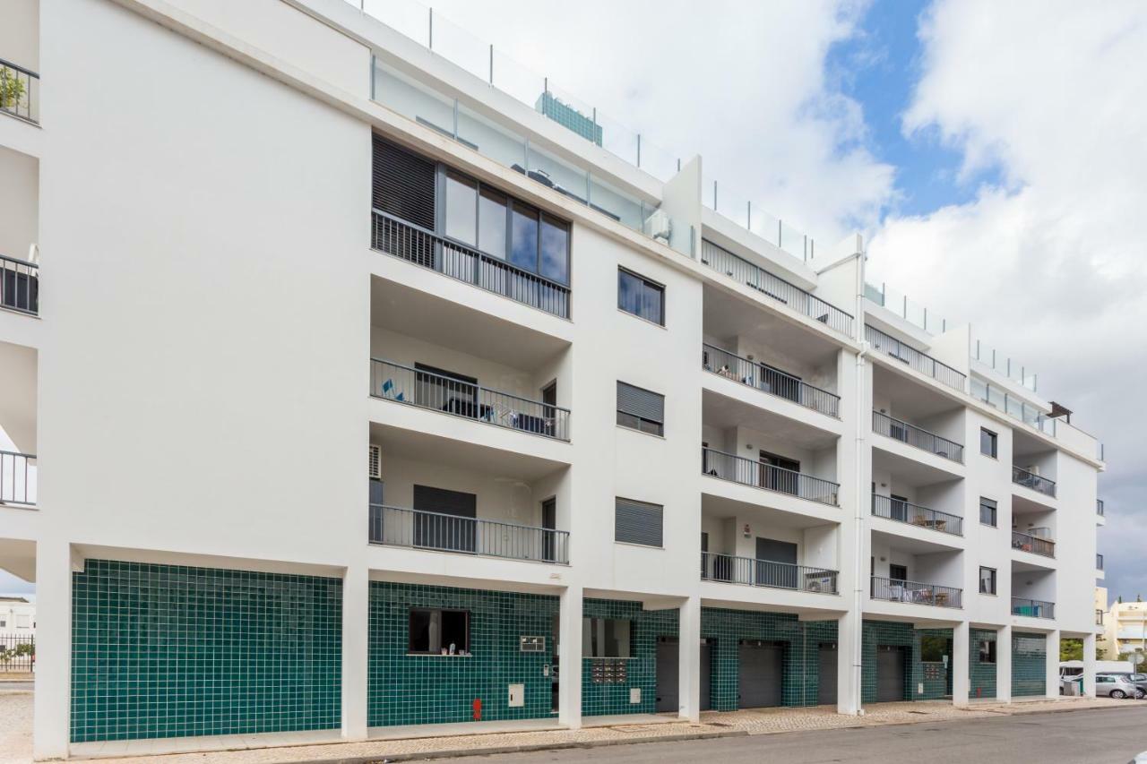 Lagos Marina Apartment With Pool & Gym Exterior photo
